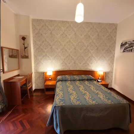 Domus Praetoria מלון *